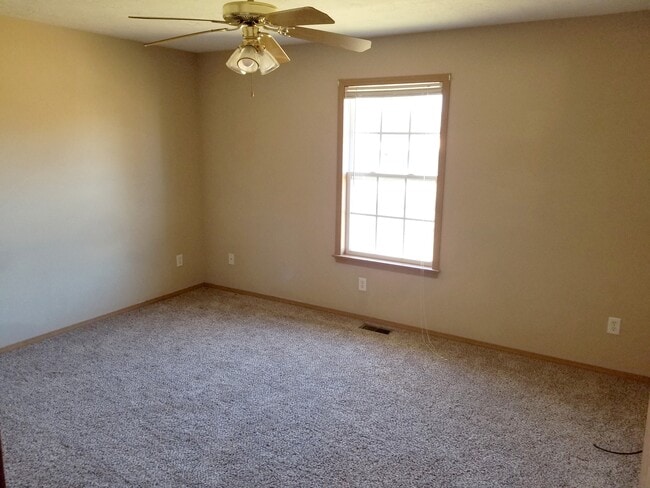 Photo - 813 N Pinewood Ave