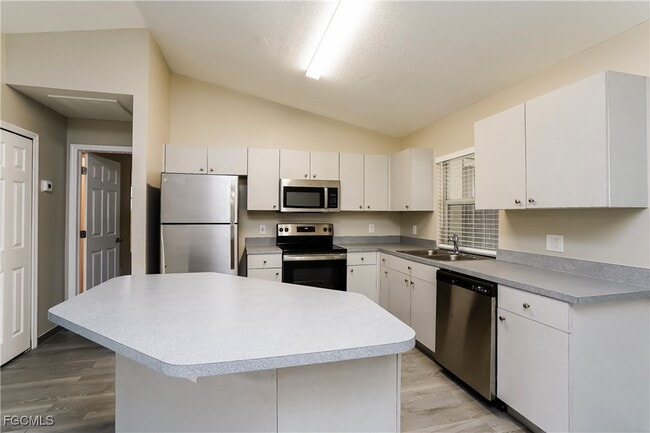 Photo - 126 SE 7th St