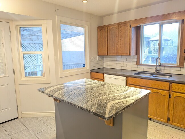 Photo - 21424 Richmond Dr