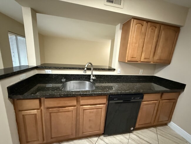 Building Photo - 2485 NW 33rd St Unit 1602 Rental