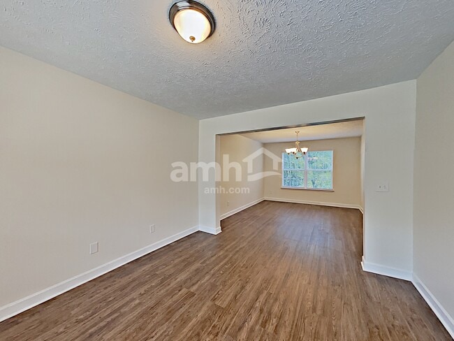 Photo - 114 Judson Dr