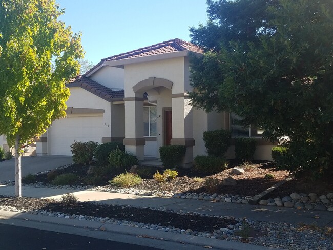 Building Photo - Roseville, Cresleigh Highlands, Near Galleria Mall, 4 Bed ,New Paint Gardner,