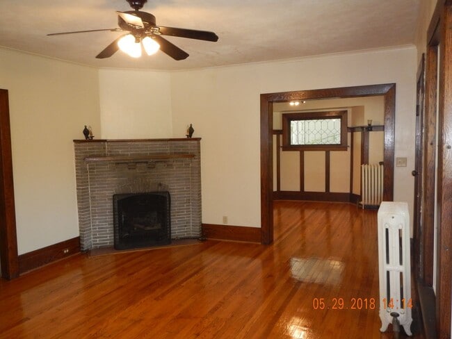 Photo - 721 Allen St