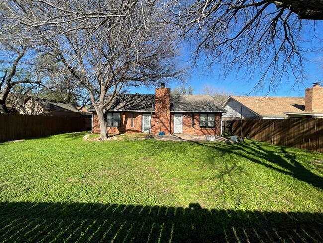 Building Photo - Canturbury Trails Rental