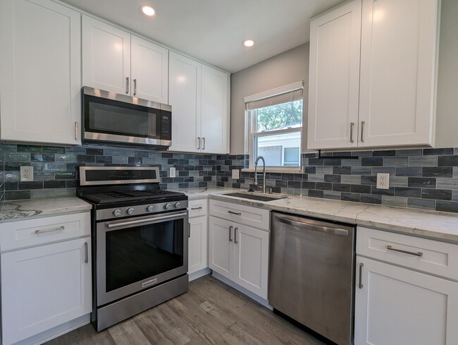 Building Photo - 10008 Olmos Dr Unit 10008