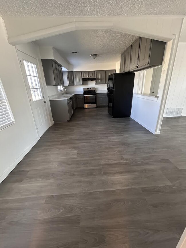 Photo - 2301 Cochran St