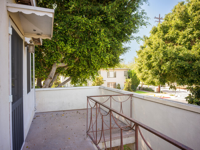 Building Photo - 2900 Exposition Blvd Unit B Rental