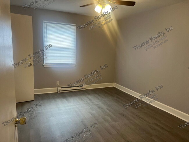 Photo - 513 Buick St