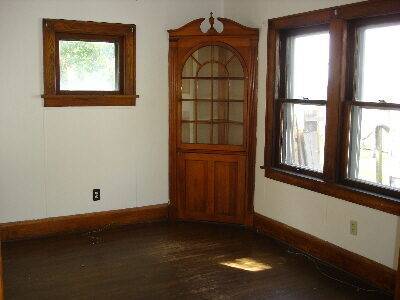 Photo - 541 Griffith Ave SW