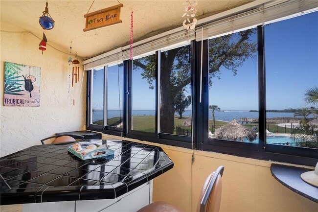 Building Photo - 654 Windrush Bay Dr Unit 654