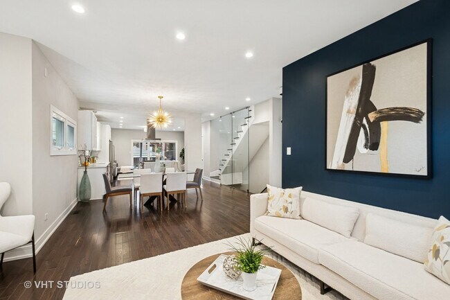 Photo - 3125 S Giles Ave