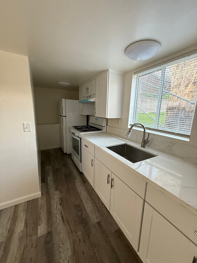 Photo - 1829 31st St Unit B