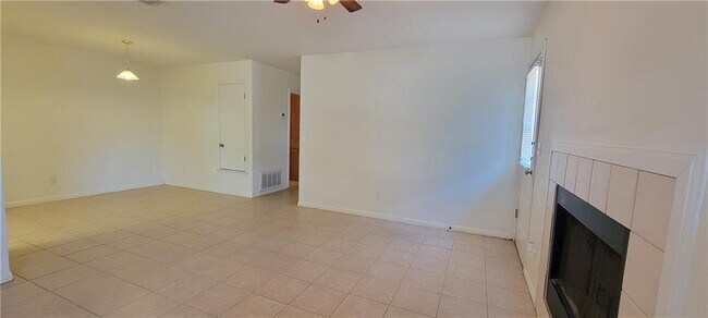 Photo - 1910 Alex Ave