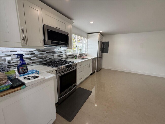 Photo - 11602 NW 58th Ave Unit EFF