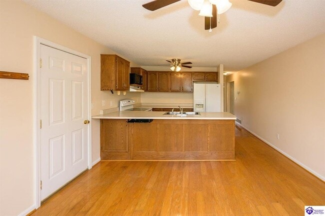 Photo - 806 Edgebrook Dr