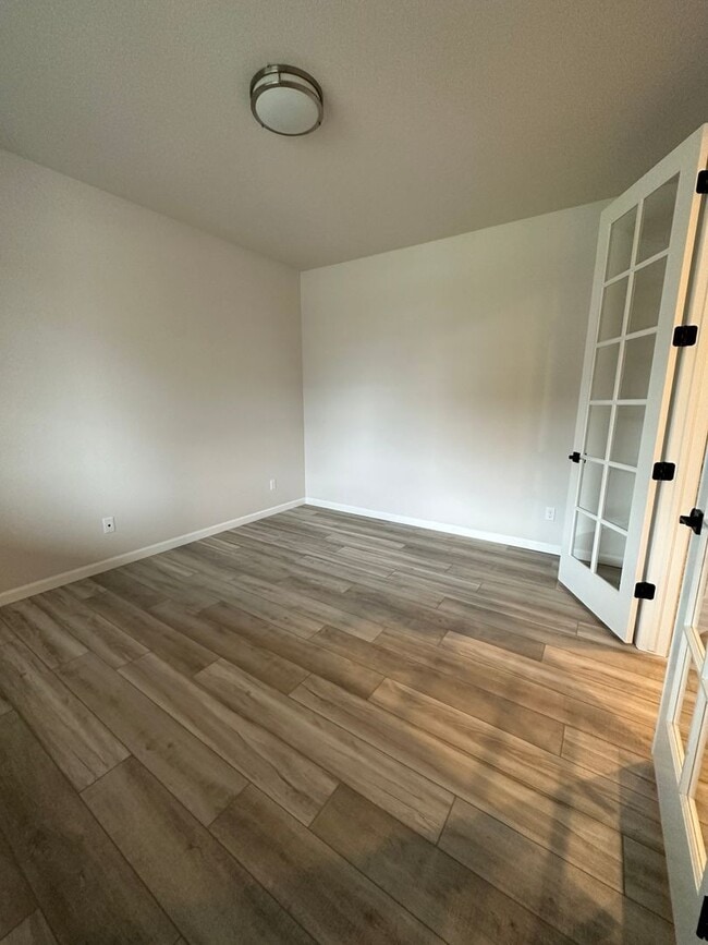 Photo - ---UPGRADED HOUSE---Single family house in...