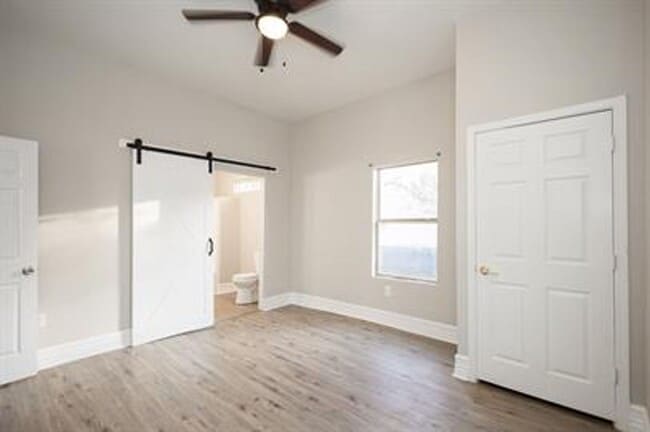 Photo - 211 W Cherry St