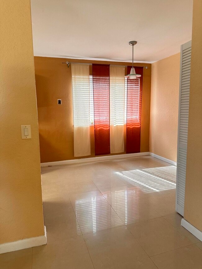 Photo - 700 Nottingham Cir Unit A