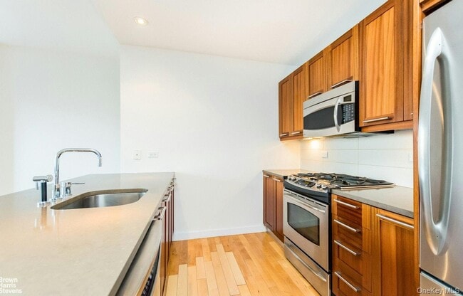 Photo - 3585 Greystone Ave Unit 4B