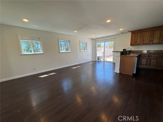 Photo - 1041 W Acacia Ave