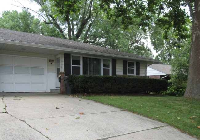 Photo - 1003 E McHenry St Townhome