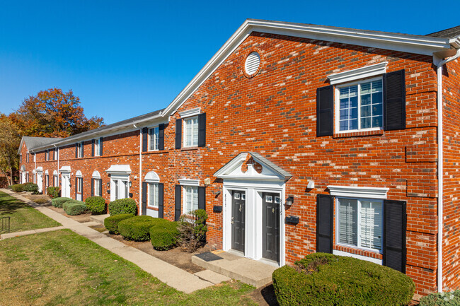 Berkley Commons - Berkley Commons Apartments