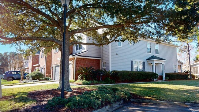 Photo - Beautiful 3 bedroom, 2.5 bathroom townhome
