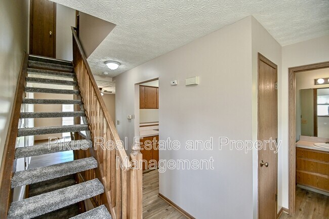 Photo - 2012 Redwing Dr Condo