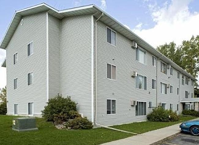 village green apartments for rent in faribault mn forrent com