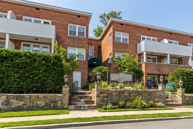 Building Photo - 100 Theodore Fremd Ave Unit A1D