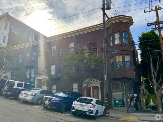 Building Photo - REMODELED, Corner 2BR. IN-UNIT LAUNDRY! Di... Unit 1197 Rental