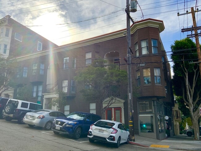 REMODELED, Corner 2BR. IN-UNIT LAUNDRY! Di... - REMODELED, Corner 2BR. IN-UNIT LAUNDRY! Di... Apartment Unit 1197