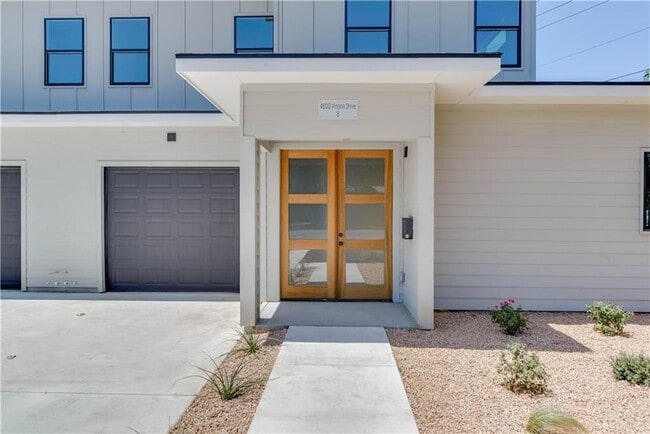 Photo - 4800 Vinson Dr Unit B