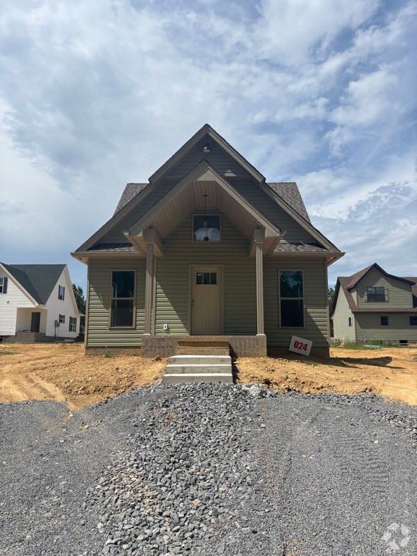 Building Photo - 233 Cherokee Dr Rental