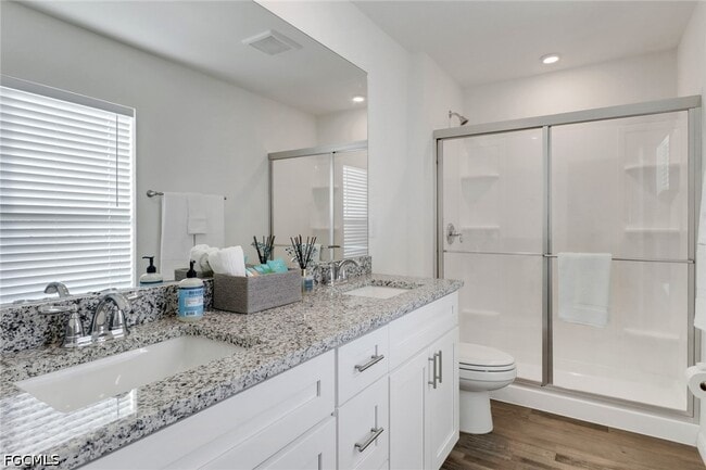 Photo - 233 NW 22nd Pl