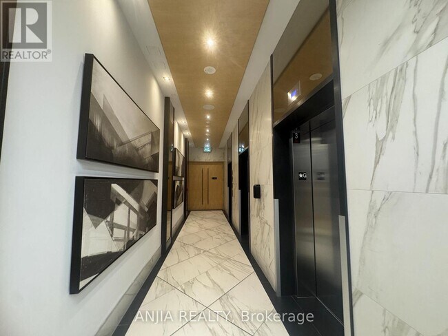 Photo - 89 McGill St Unit 2006