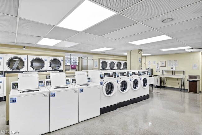 Photo - 11850 Edgewater Dr Unit 619