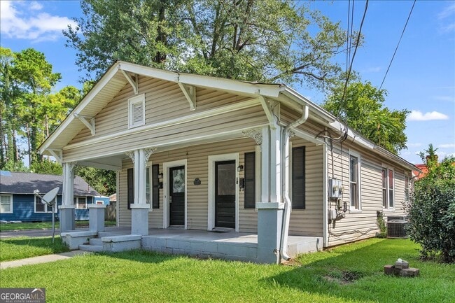 Photo - 107 Ellis St