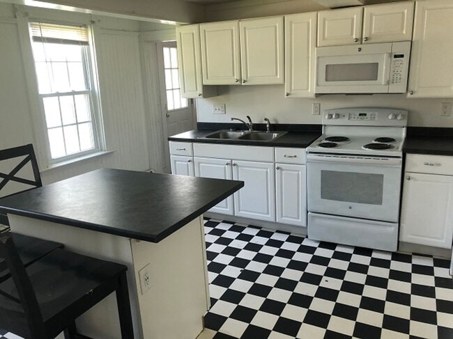 Photo - 2 Elm St Unit A