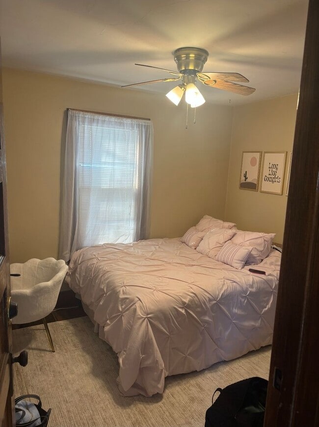 Photo - Available June 2026! 4 Bedroom House Close to Campus!