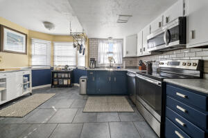 Photo - 108 Defoe Ct