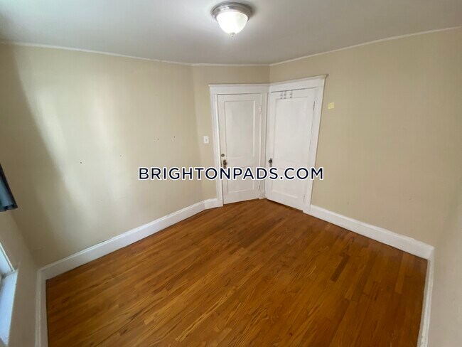 Photo - 28 Claymoss Rd Unit 1