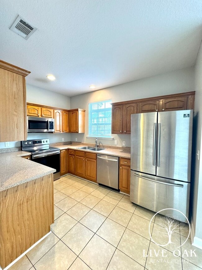 Photo - 125 Governors Blvd