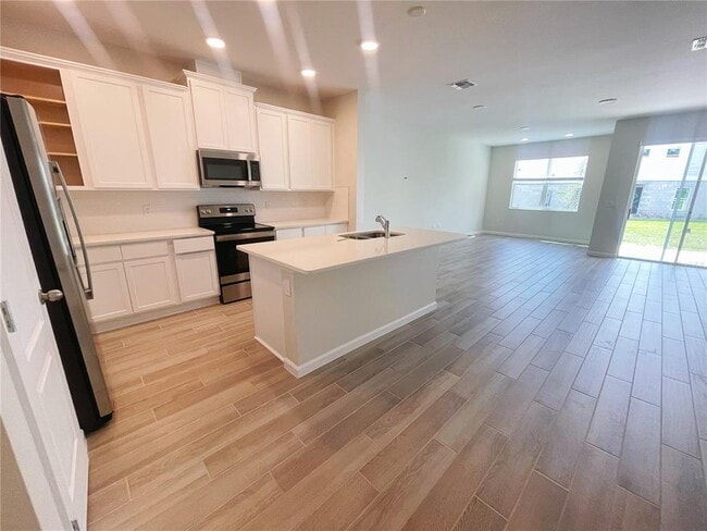 Photo - 3090 Paddlebox Pt