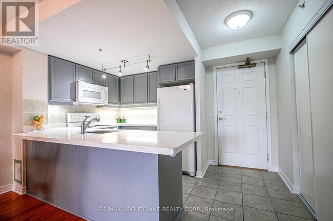Photo - 350 Princess Royal Dr Unit 1002