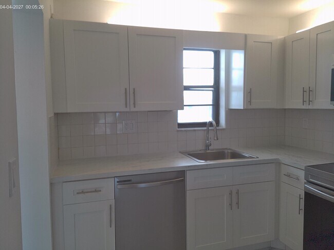 Photo - 9233 SW 8th St Unit 404