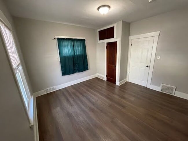 Photo - 530 Rosemont Ct NW Unit Down