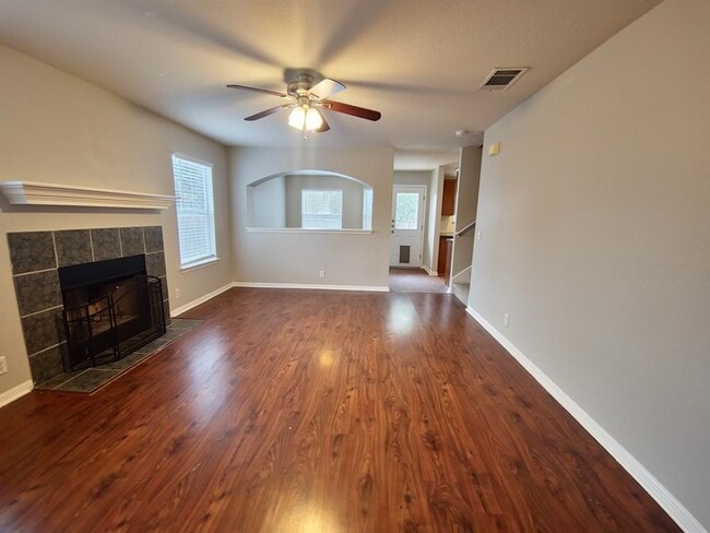 Photo - 107 Orange Tree Ln