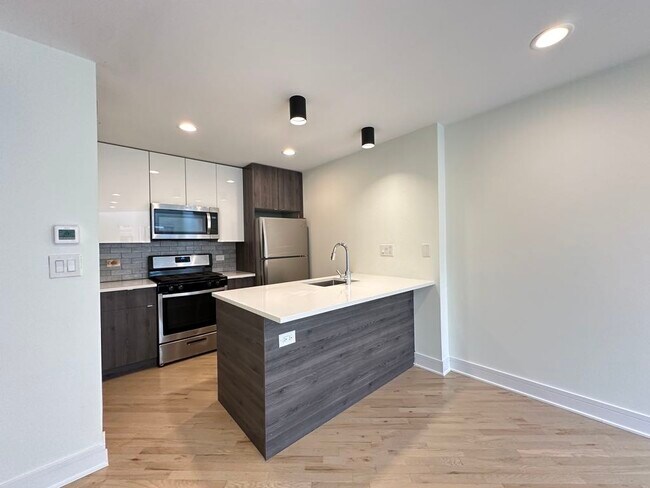 843 W Grace St Unit 102i