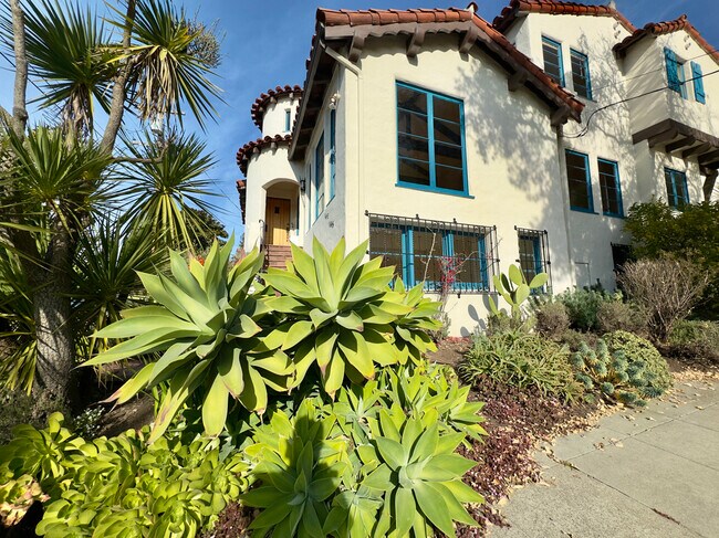 Photo - 1645 Scenic Ave